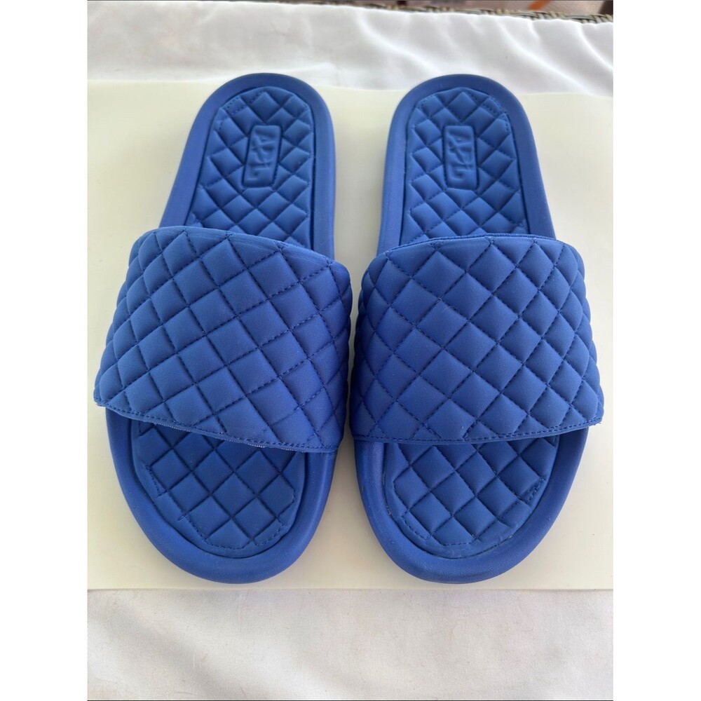APL Women’s Lusso Quilted Pool Slide Cobalt Blue Size 10 NEW in Box